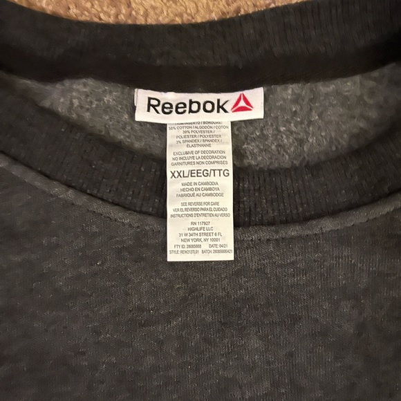 New XXL Woman’s Reebok Crew Sweatshirt, Dark Heather Gray - Picture 1 of 5